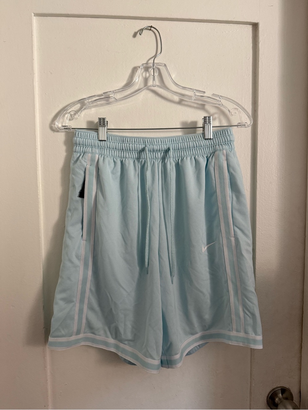 Nike Men’s Light Blue Athletic Shorts - M